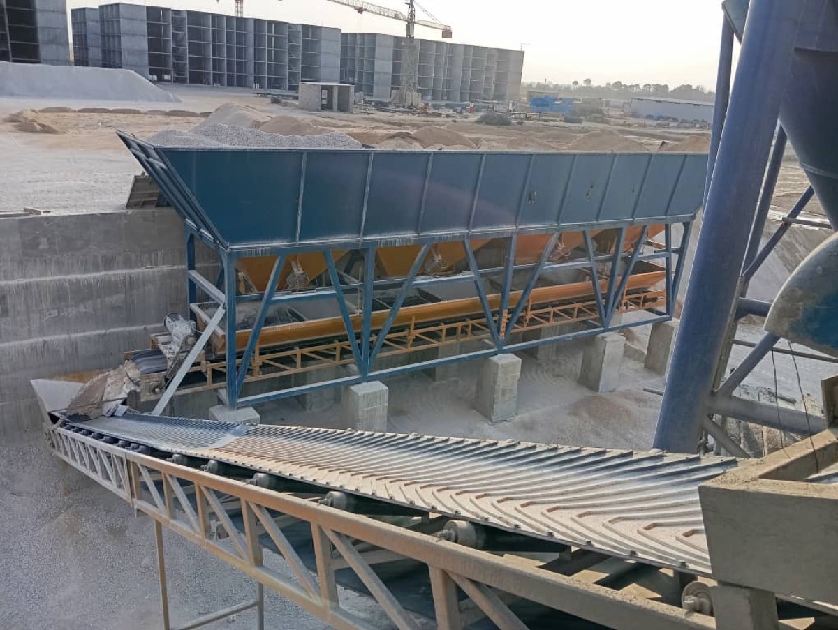 4-bin aggregate bin with conveyor